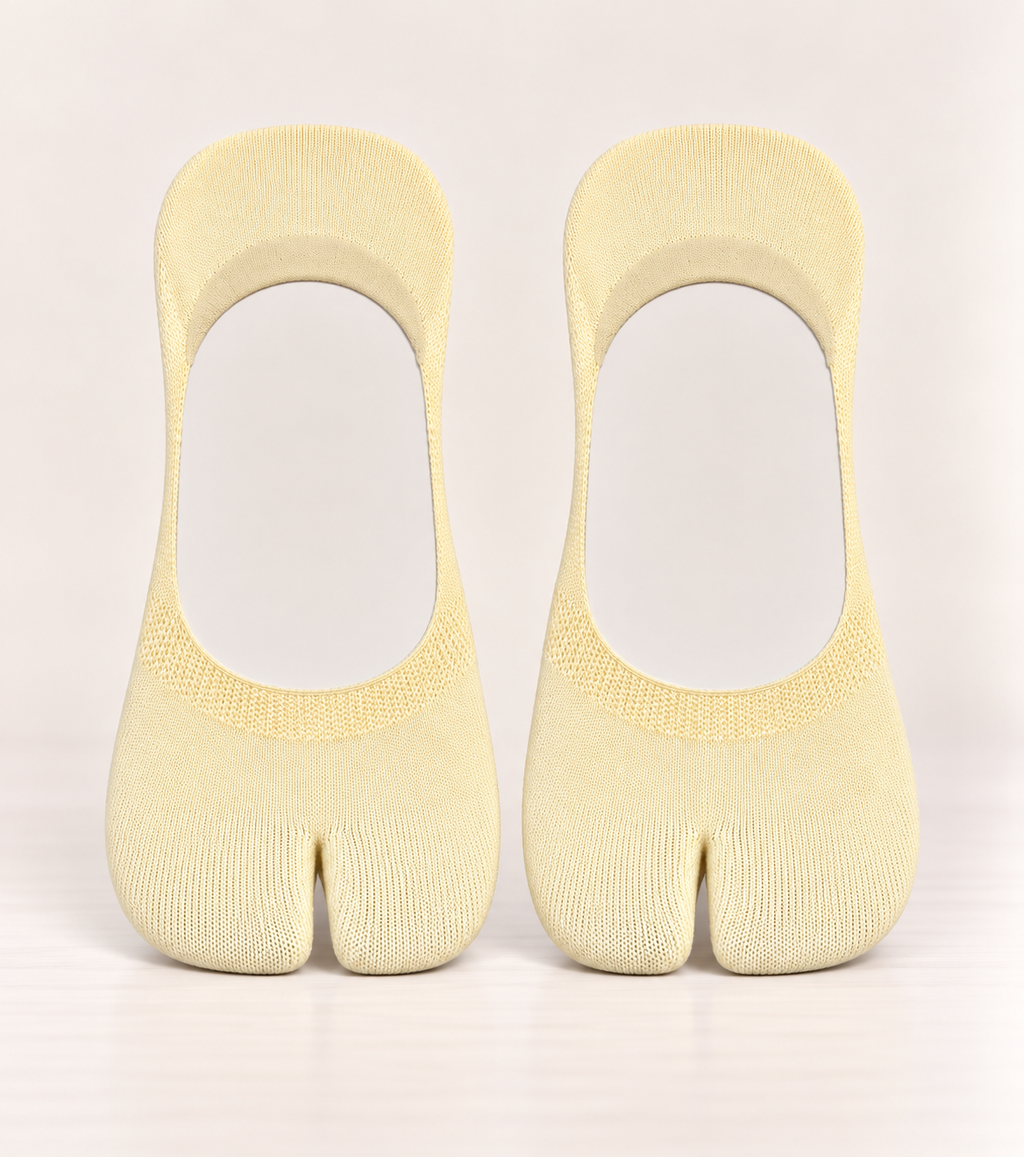 Thin and lightweight split-toe