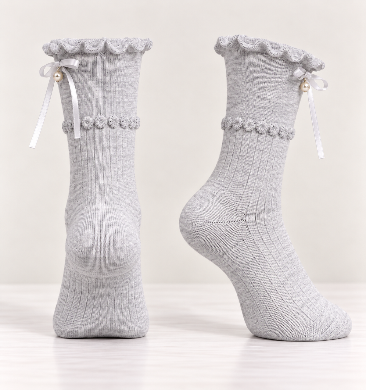 Thin Cotton Socks with Pearl Detail